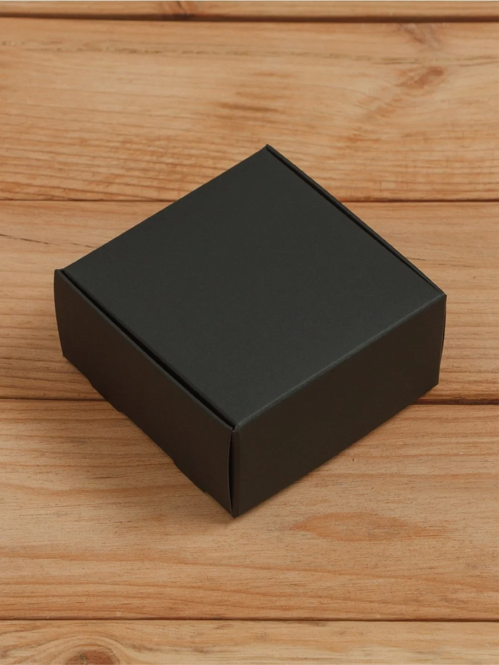 Подарочная коробка из черного дизайнерского картона самосборная 80х80х40 мм 10 шт.