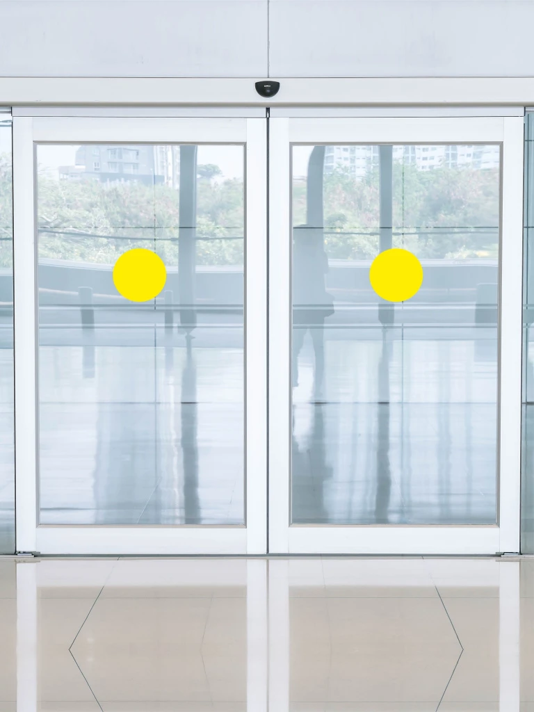 10 шт Наклейка Желтый круг сигнальная Доступная среда для слабовидящих на двери и витрины D-100 мм