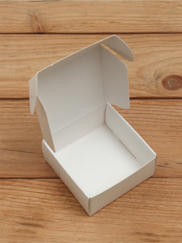 Подарочная коробка картонная белая самосборная 65х65х30 мм 20 шт.