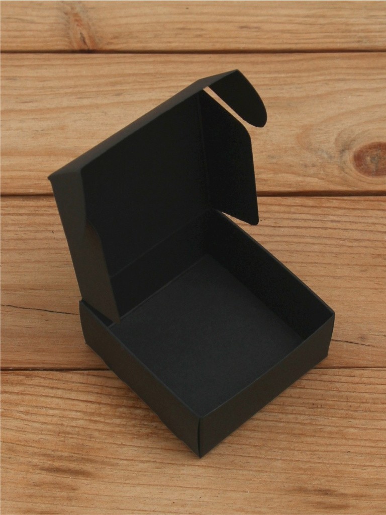 Подарочная коробка из черного дизайнерского картона самосборная 65х65х30 мм 10 шт.