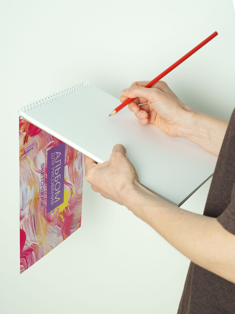 А4 Альбом планшет с плотными листами 200 г/м2 (скетчбук) для рисования и акварели "Краски" на жесткой подложке, 30 листов.